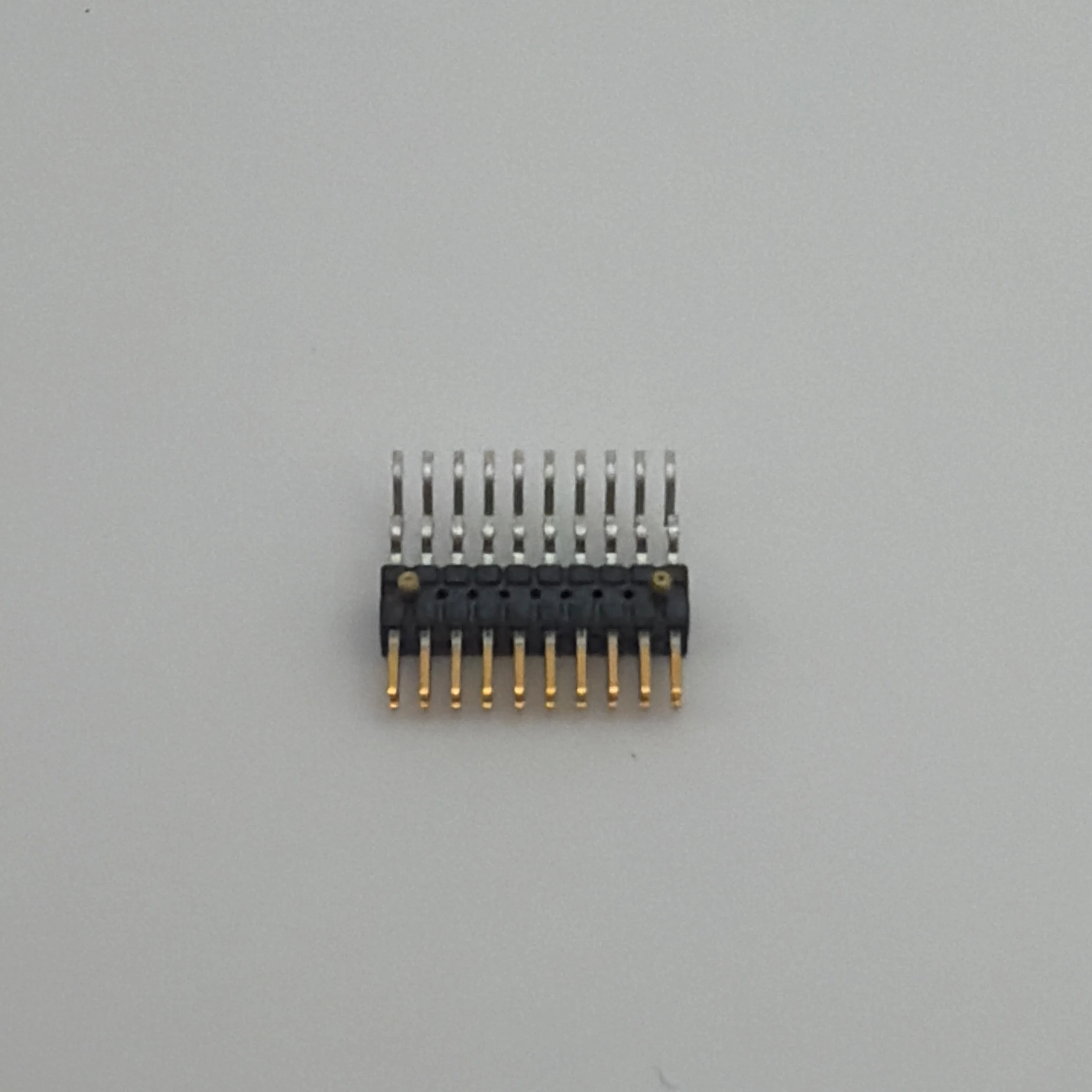 Samtec FTSH-110-01-L-DH-A, alignment pins
