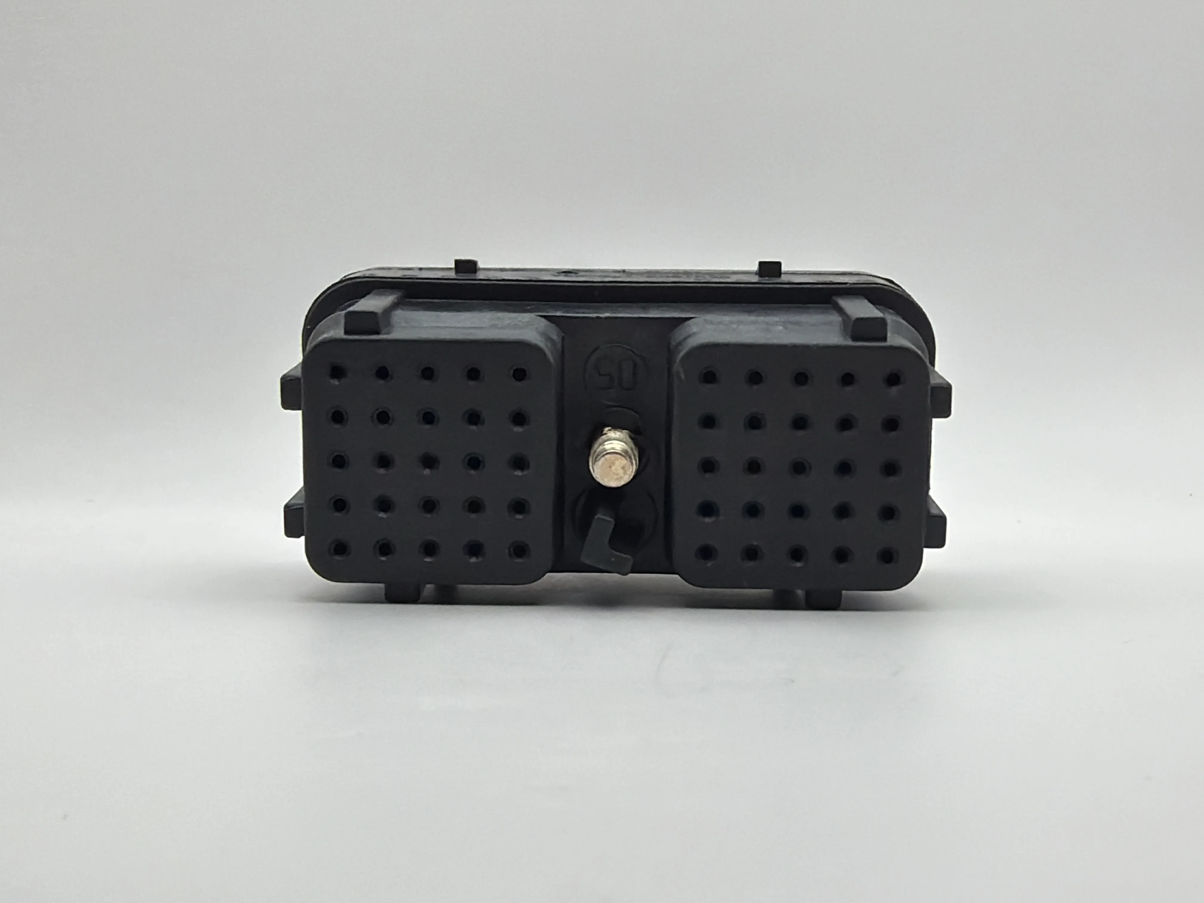 Deutsch DRC26-50S05, rear wire-entry side